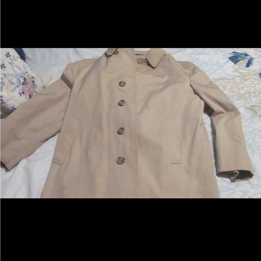 Vintage London Fog Lined Trench lined dry cleaned size 42 Reg men’s beige